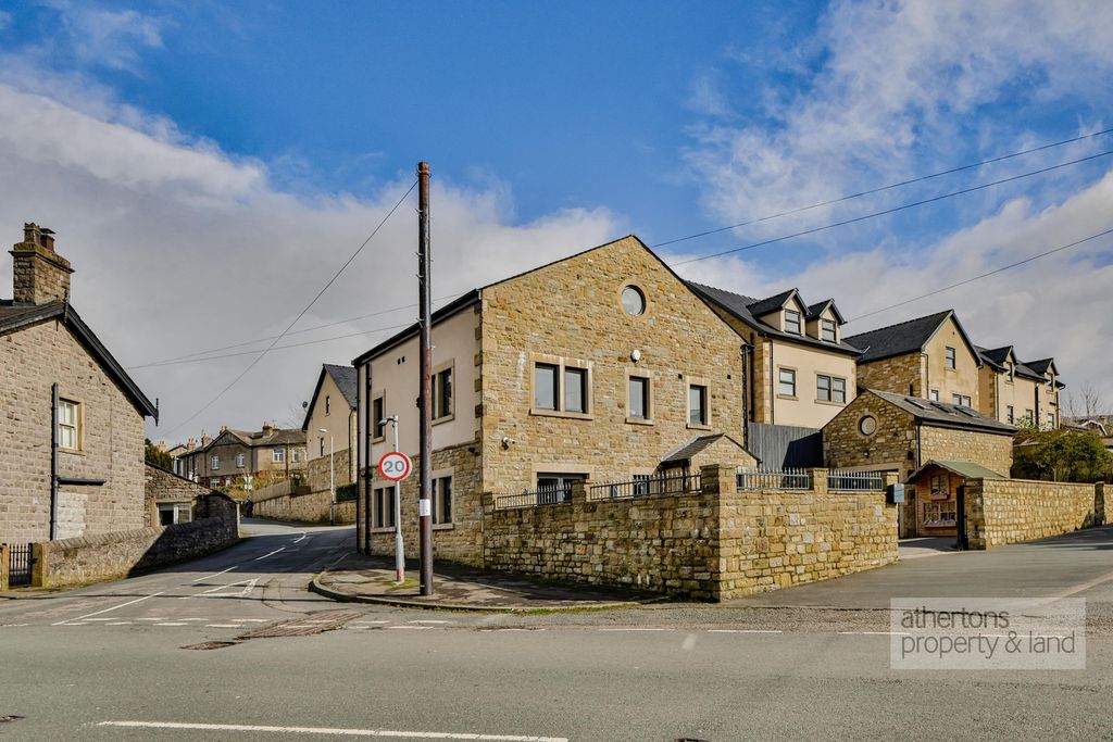 Property photo 1 of 38