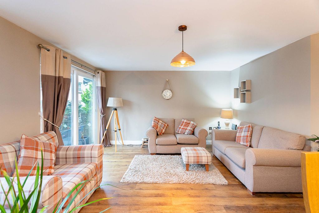 Property photo 3 of 20