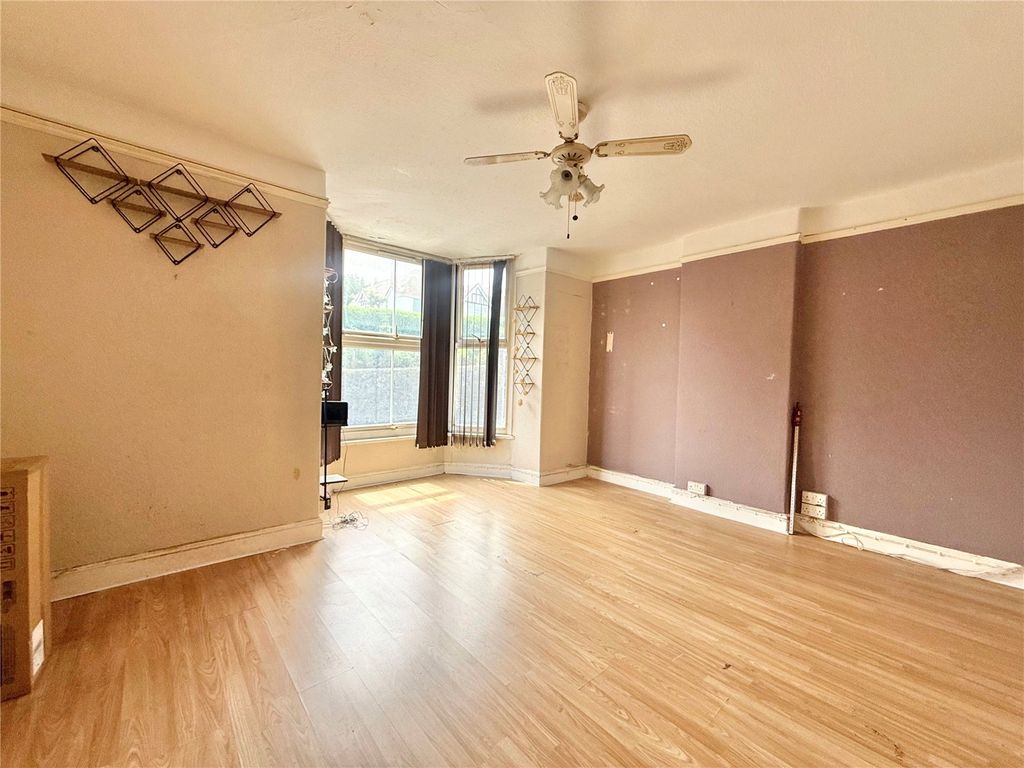 Property photo 2 of 7 Picture No. 04