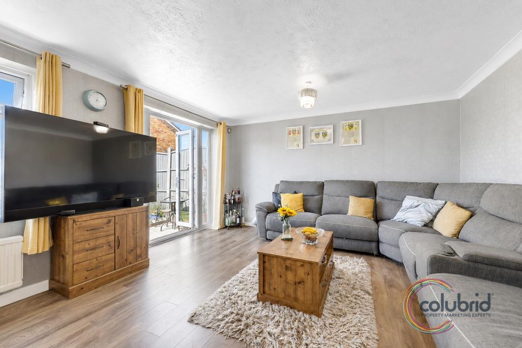 Property photo 2 of 17