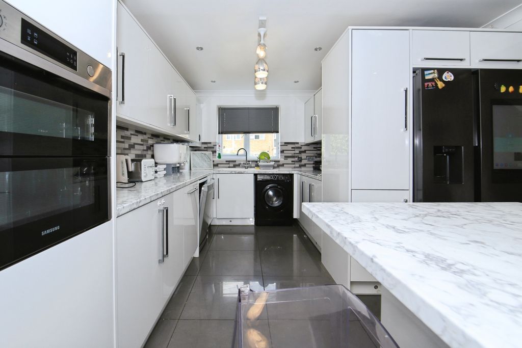 Property photo 2 of 21 Img_3176