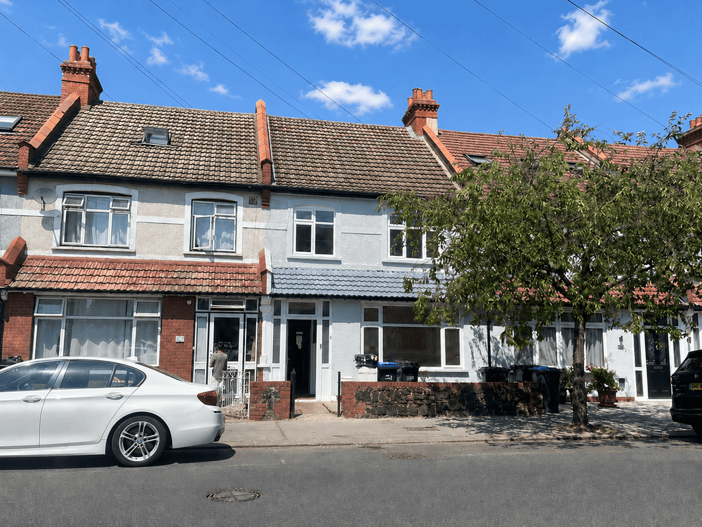 Property photo 1 of 13 Newly Refurbished 3 Bedroom House To Rent In Thornton Heath, Cr7