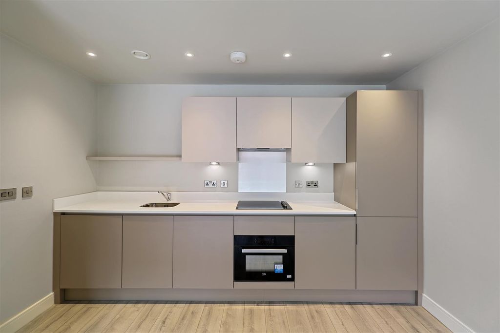 Property photo 2 of 10 318E0973-B6E6-4A77-A34c-936d740E5dc8Lehhe - 41 The