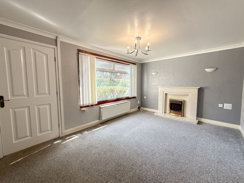 Property photo 2 of 11 Lounge