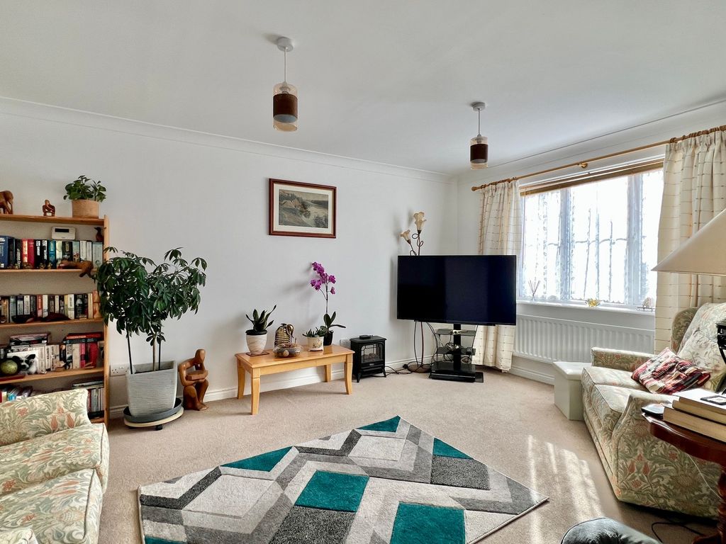 Property photo 2 of 30