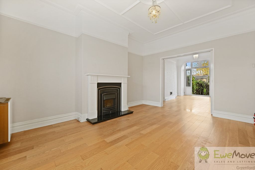 Property photo 2 of 12 Ewe - 120 Meadvale Road - 9 (1)