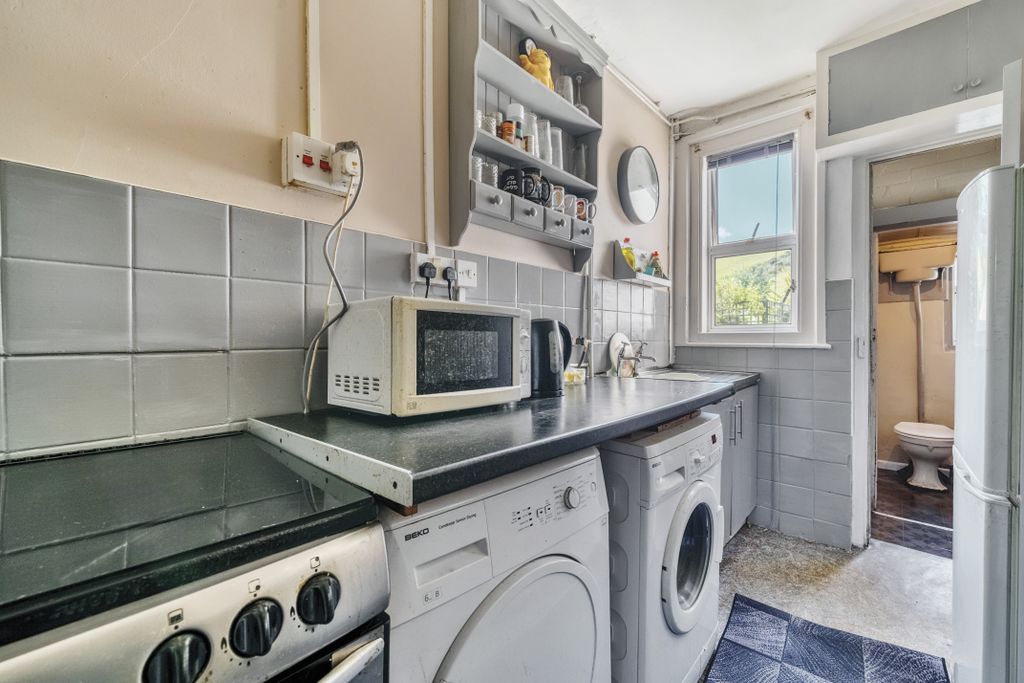 Property photo 3 of 13