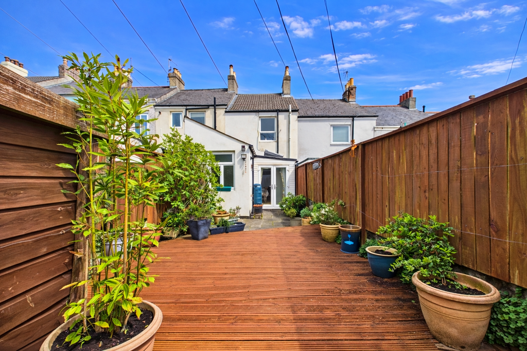 Property photo 2 of 31