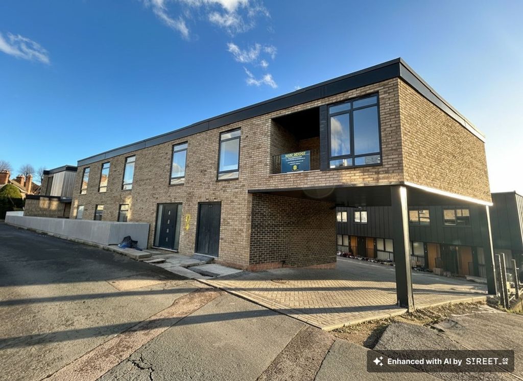 Property photo 1 of 8