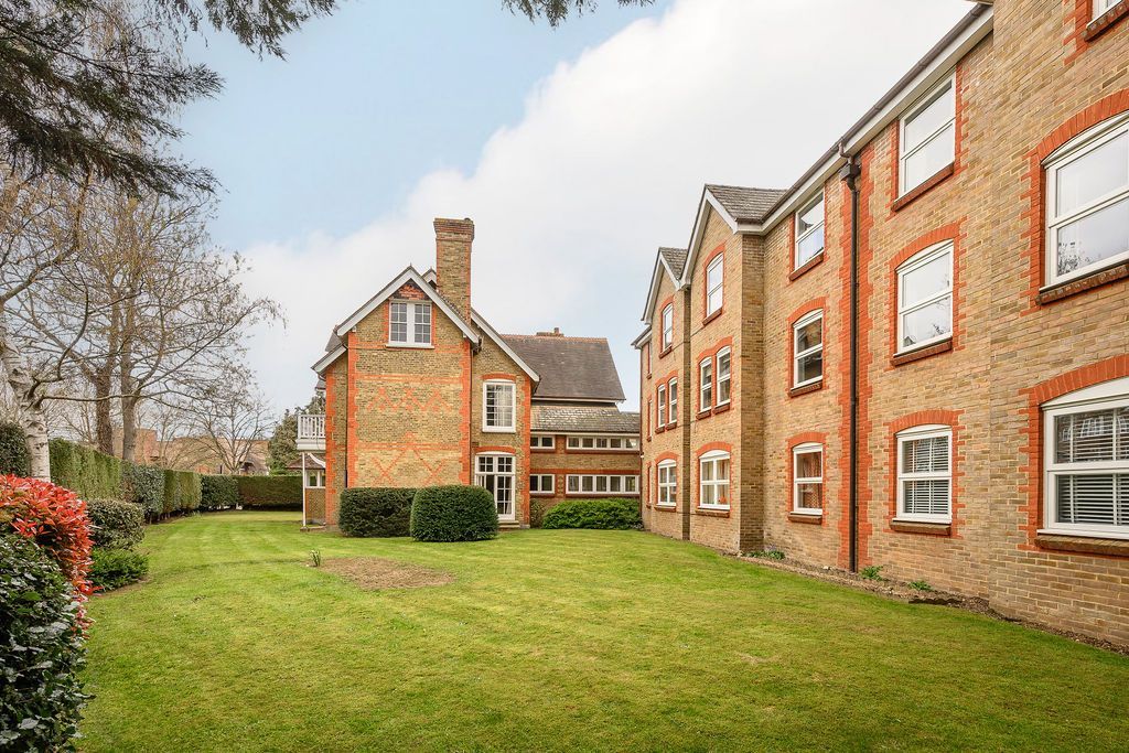 Property photo 2 of 24