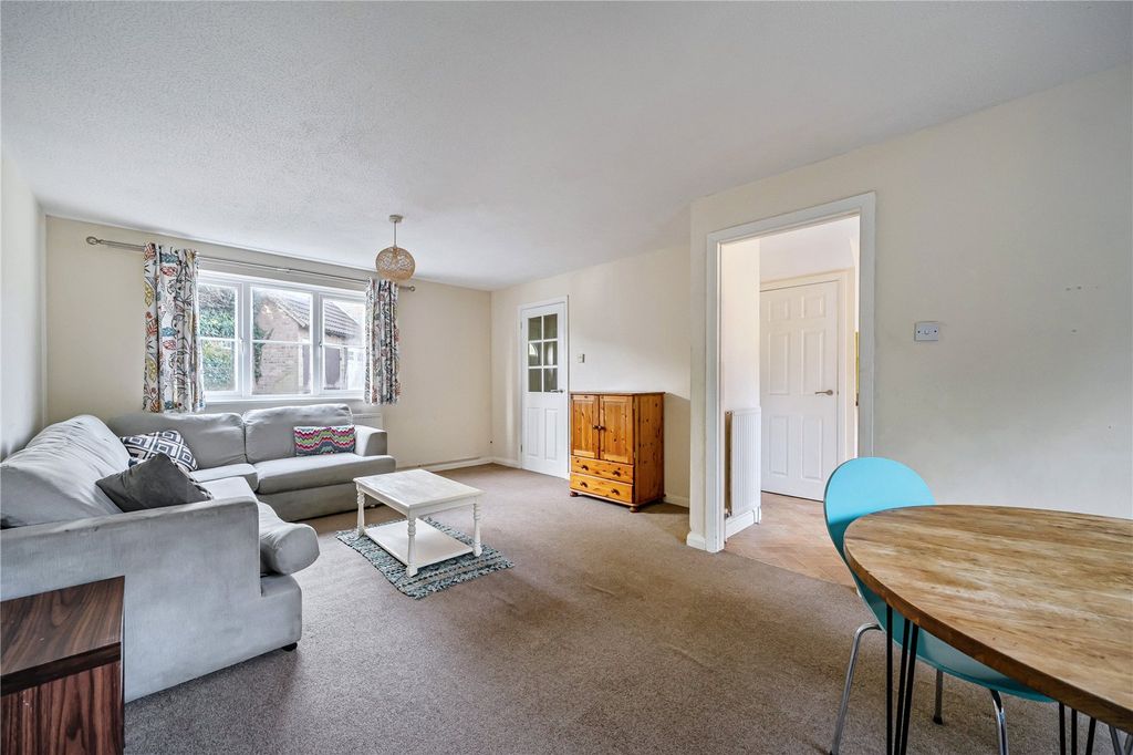 Property photo 2 of 16 Picture No. 11