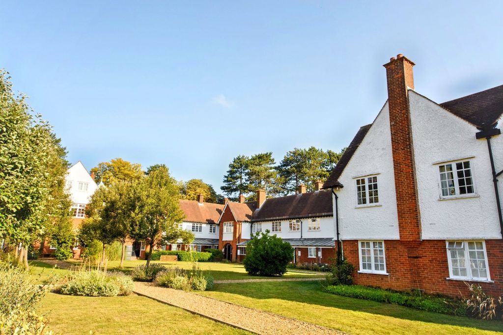 Property photo 2 of 14 Flat 8, Sollershott Hall, Letchworth Garden City, Sg6 3Pn