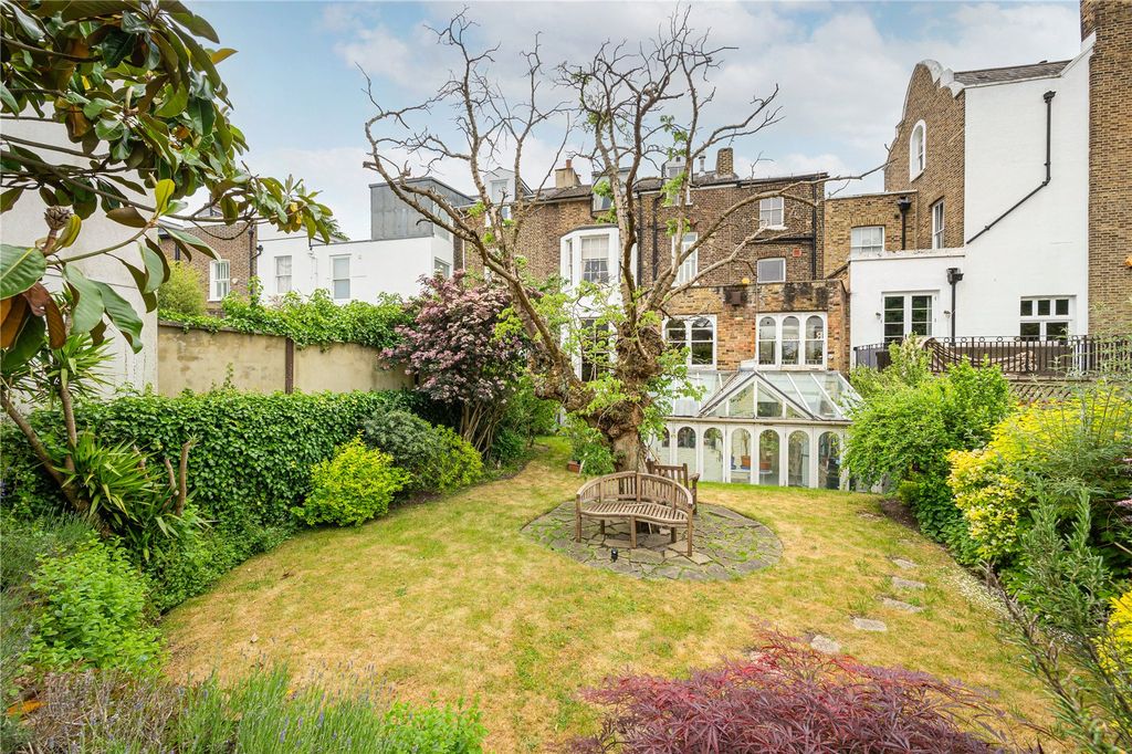 Property photo 2 of 32 Picture No. 21