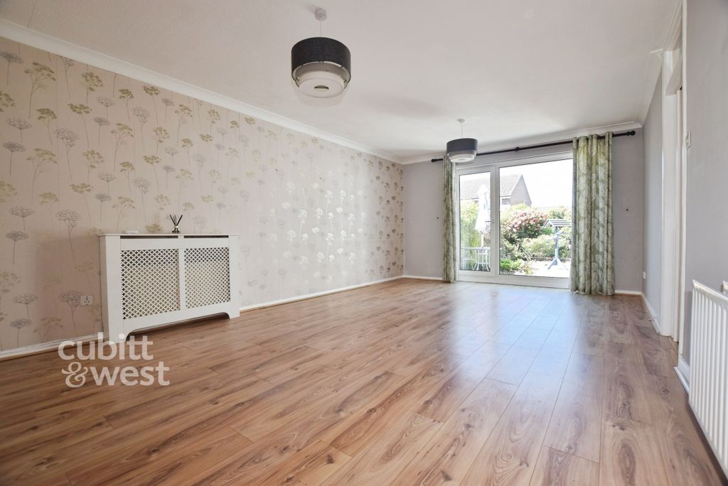 Property photo 2 of 13 3d34c737-liv