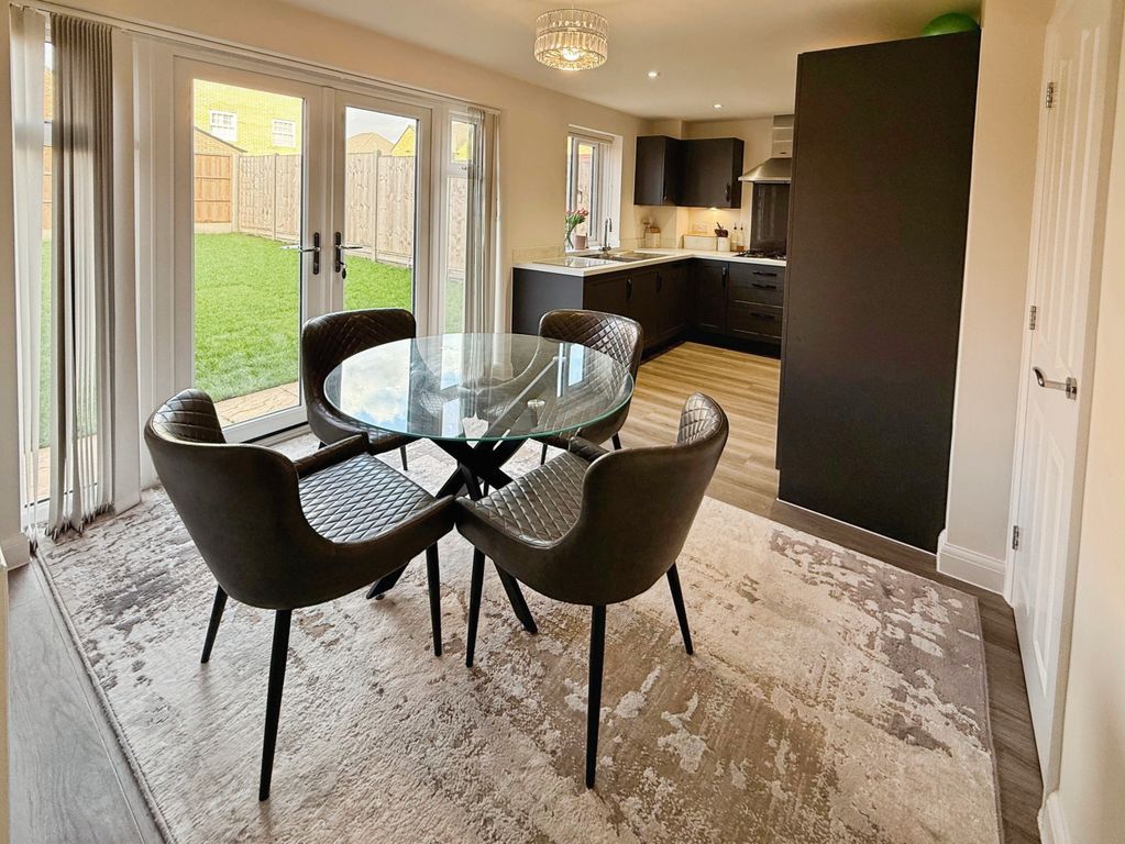 Property photo 2 of 12 Kitchen