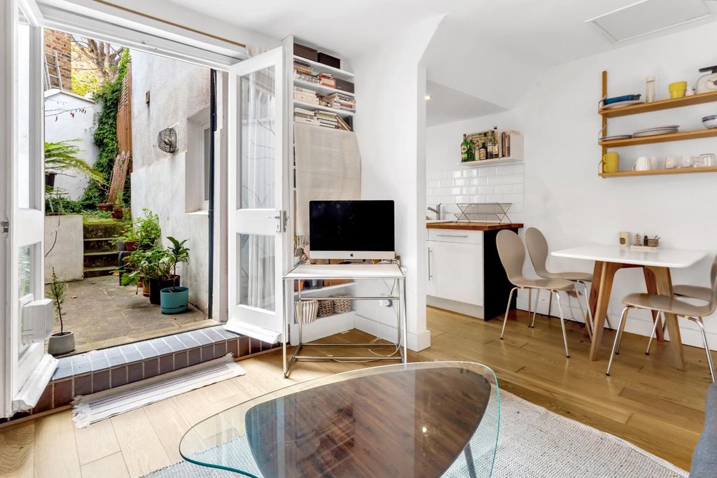 Property photo 2 of 14 Reception