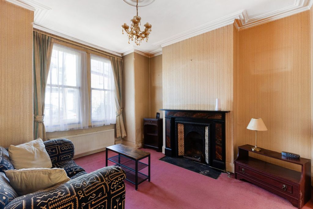 Property photo 2 of 17