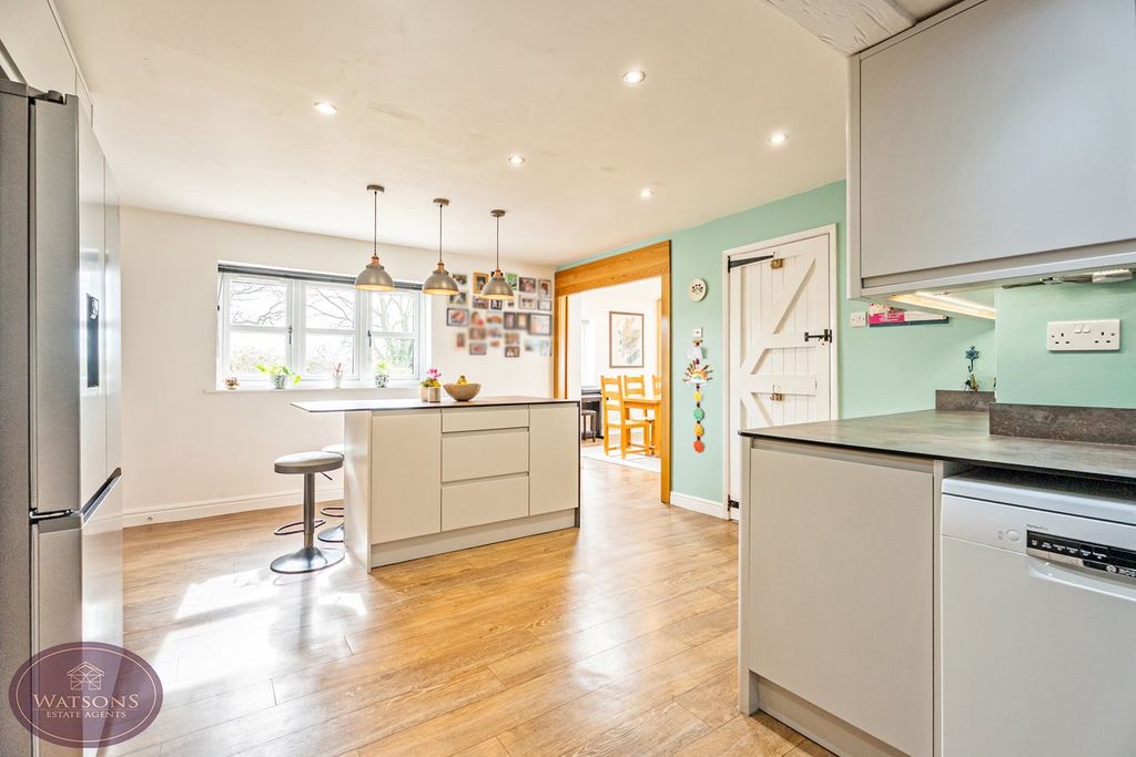 Property photo 3 of 42