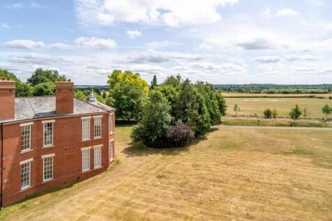 Property photo 3 of 21 85138_Flat_West_Hall_Beningfield_Drive_St_Albans_Hertfordshire_Al2_1Fd_2S_Img_02_0000_Max_476x317