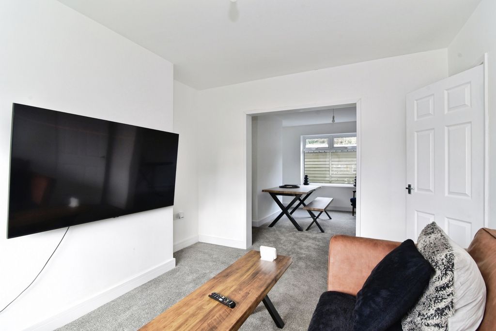 Property photo 2 of 17 Pbox-Img.Jpg