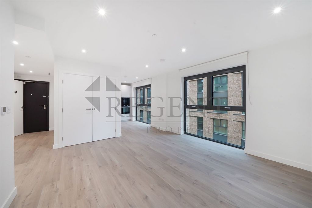 Property photo 3 of 12 Open Plan