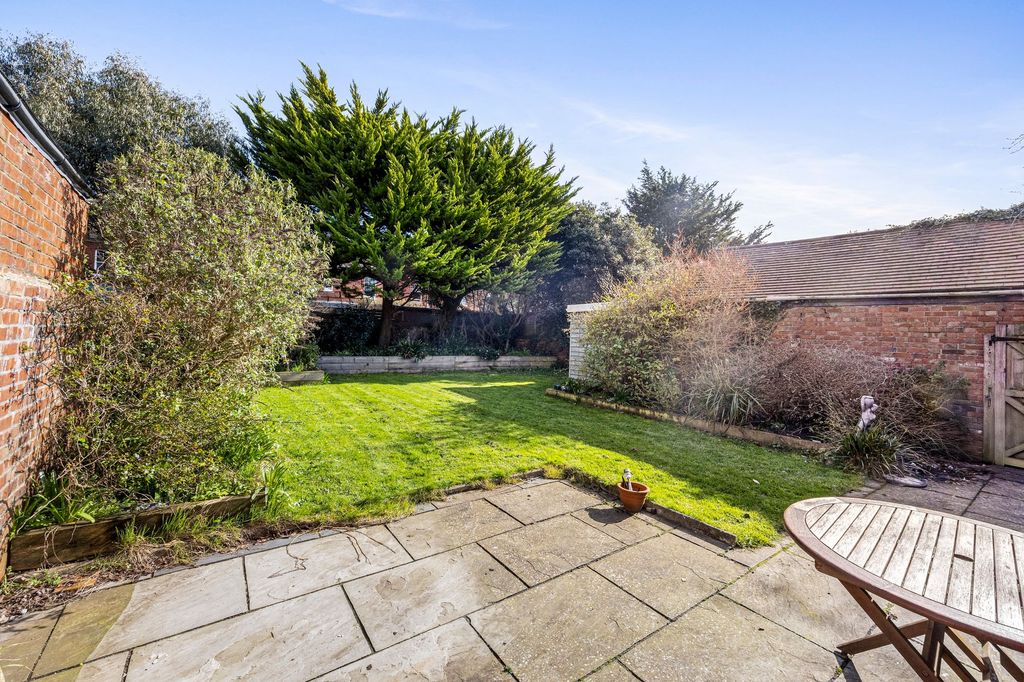 Property photo 2 of 22