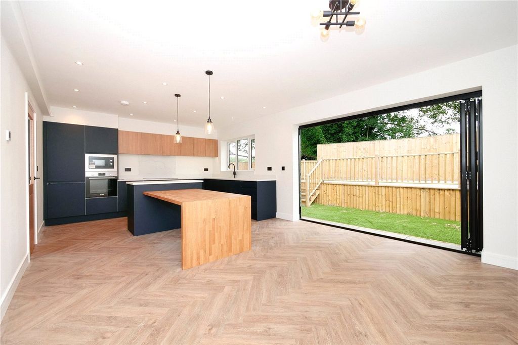 Property photo 2 of 22 Picture No. 03