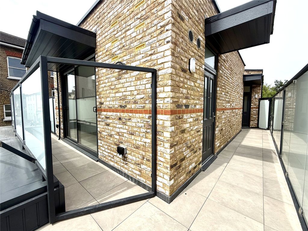 Property photo 2 of 6 Picture No. 05