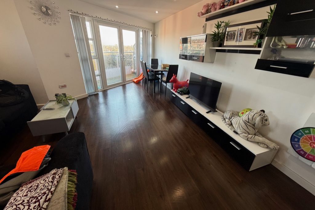 Property photo 2 of 12 Img_2295