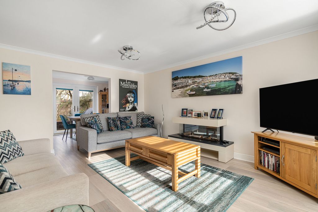 Property photo 3 of 25