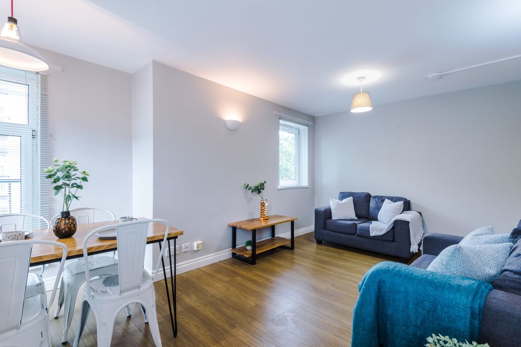 Property photo 1 of 12 Photo 0