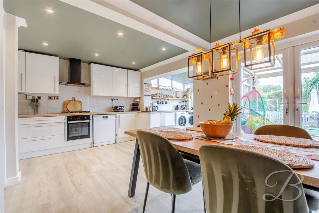 Property photo 3 of 24 Ccltd-3.Jpg