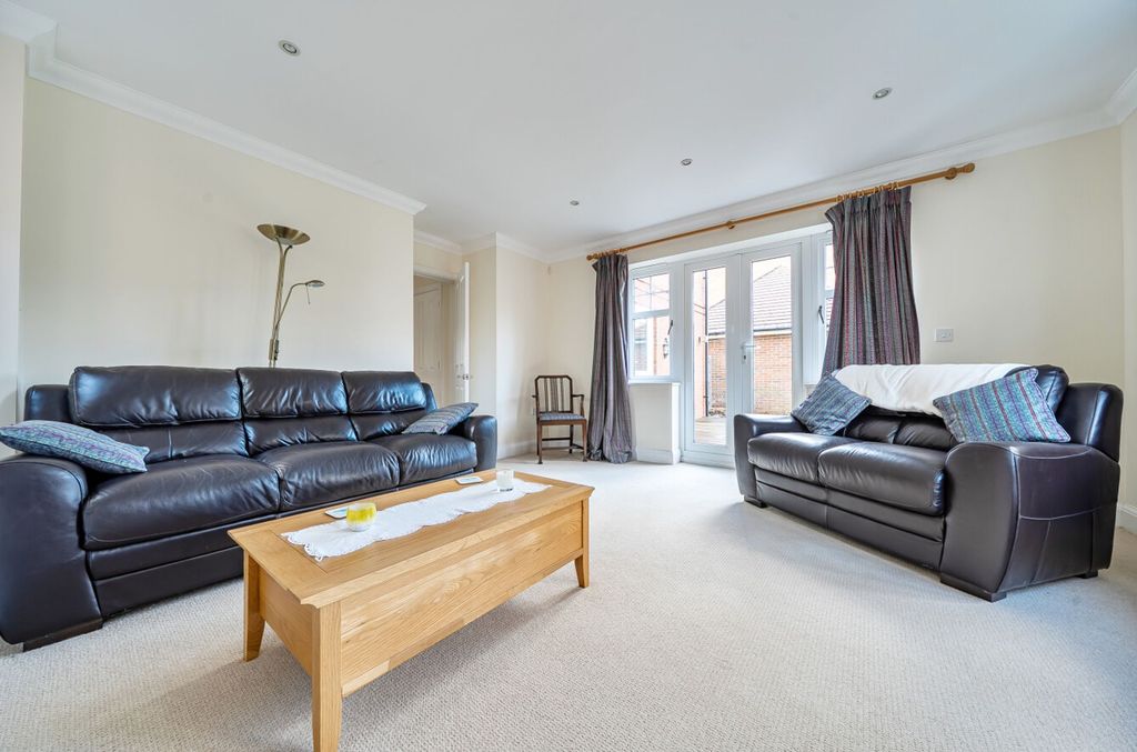 Property photo 2 of 23