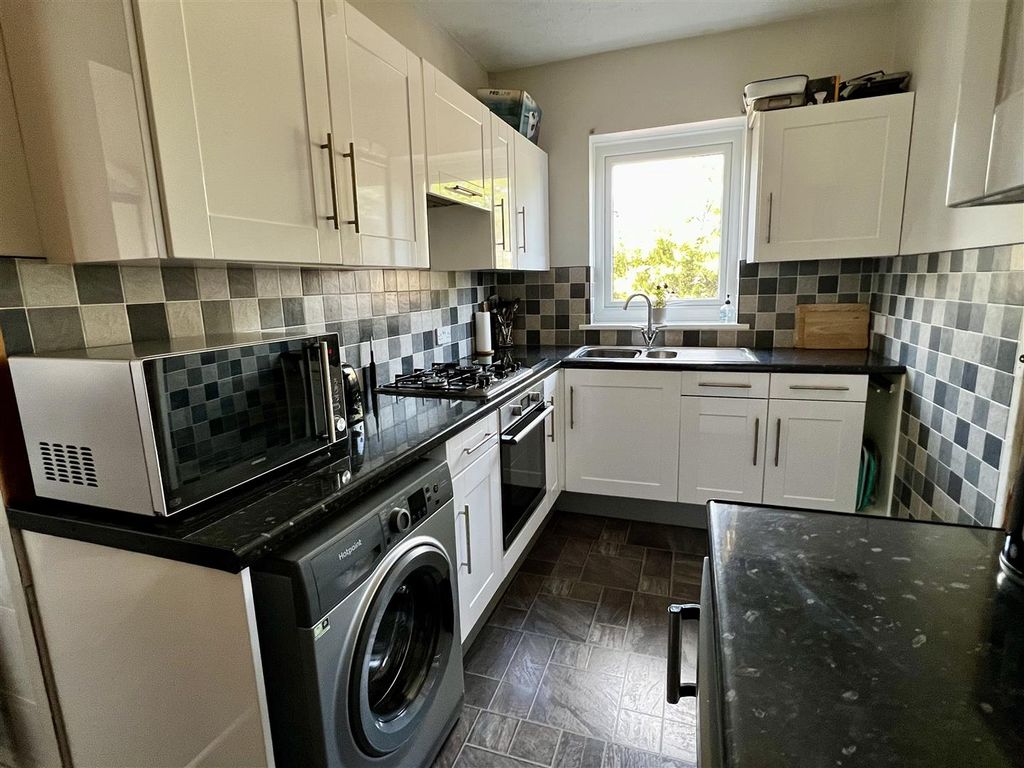 Property photo 2 of 20 Kitchen