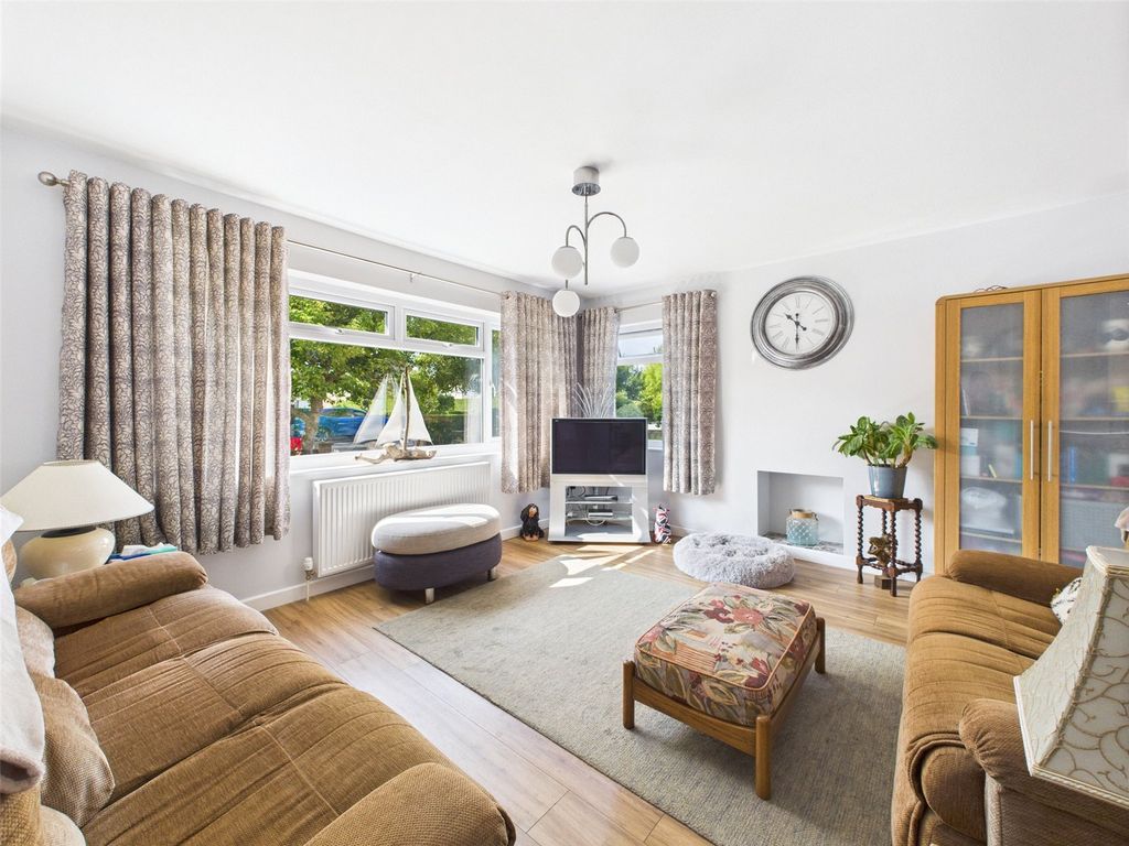 Property photo 2 of 20 Picture No. 12