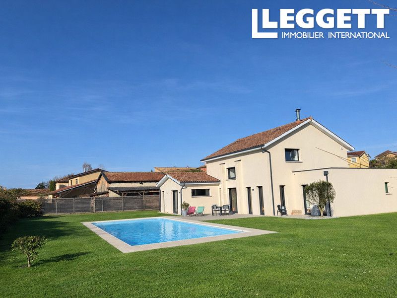 Property photo 2 of 10