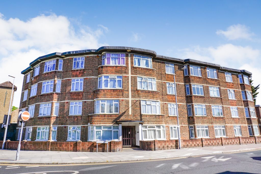 Property photo 1 of 11