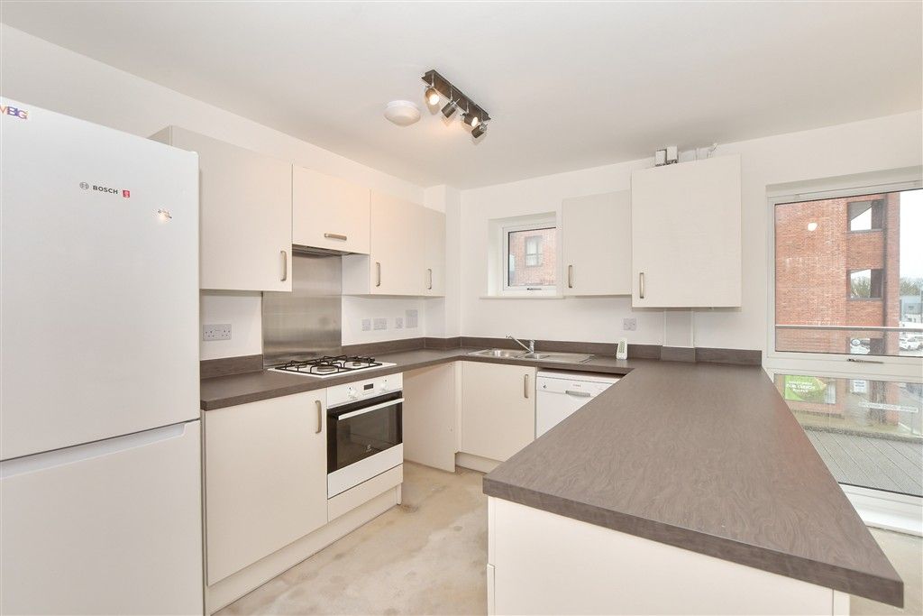 Property photo 2 of 9 Kitchen