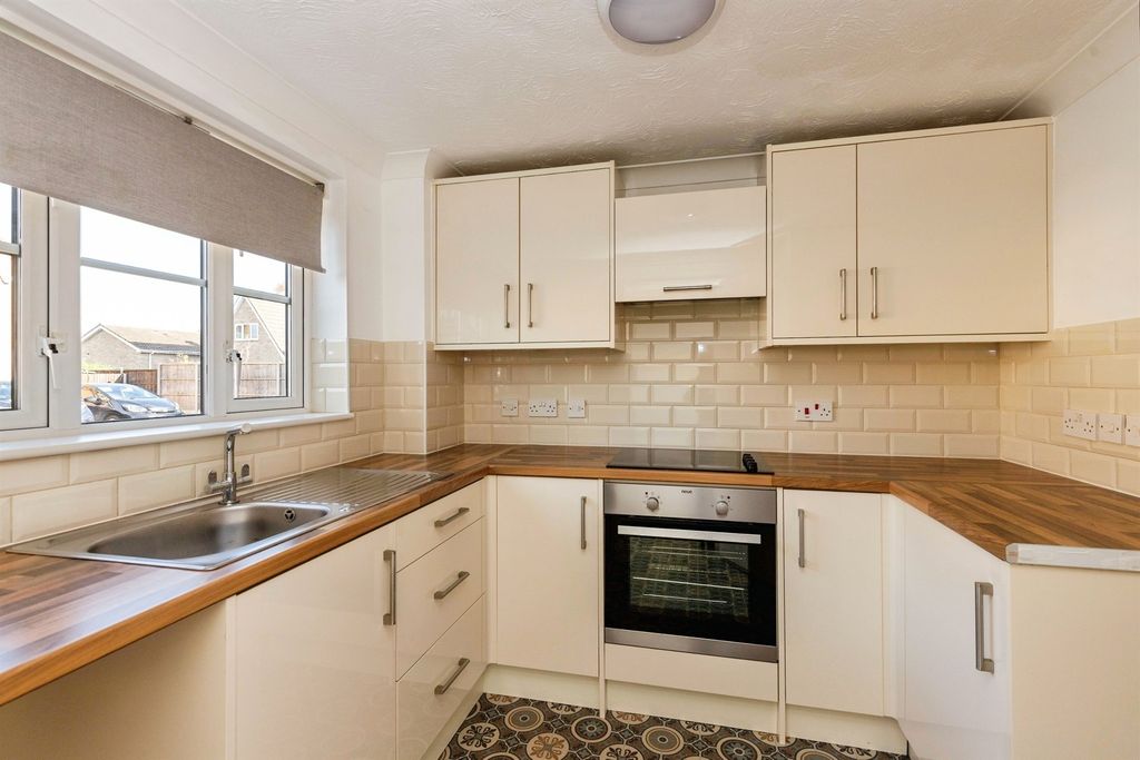 Property photo 2 of 17