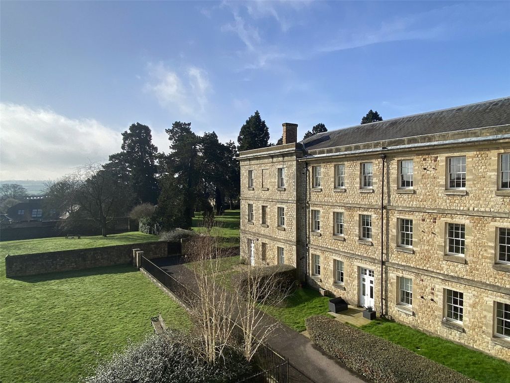 Property photo 2 of 18 Picture No. 26