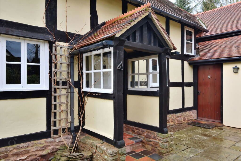 Property photo 2 of 27