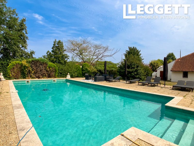 Property photo 2 of 10