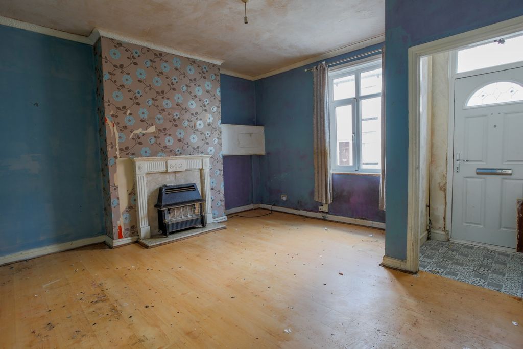 Property photo 3 of 14 Image 4