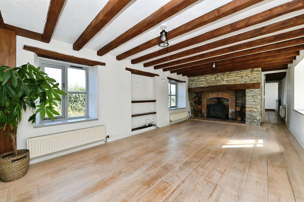 Property photo 3 of 19