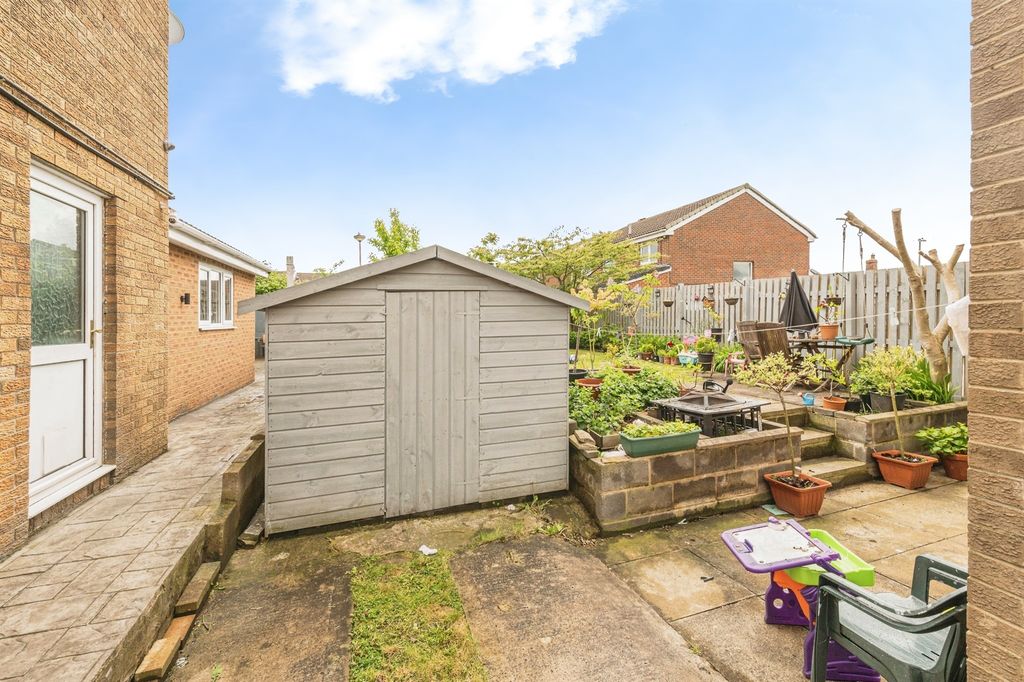 Additional image 13 of 3 bed semi-detached house for saleChalcroft Close, Heckmondwike WF16