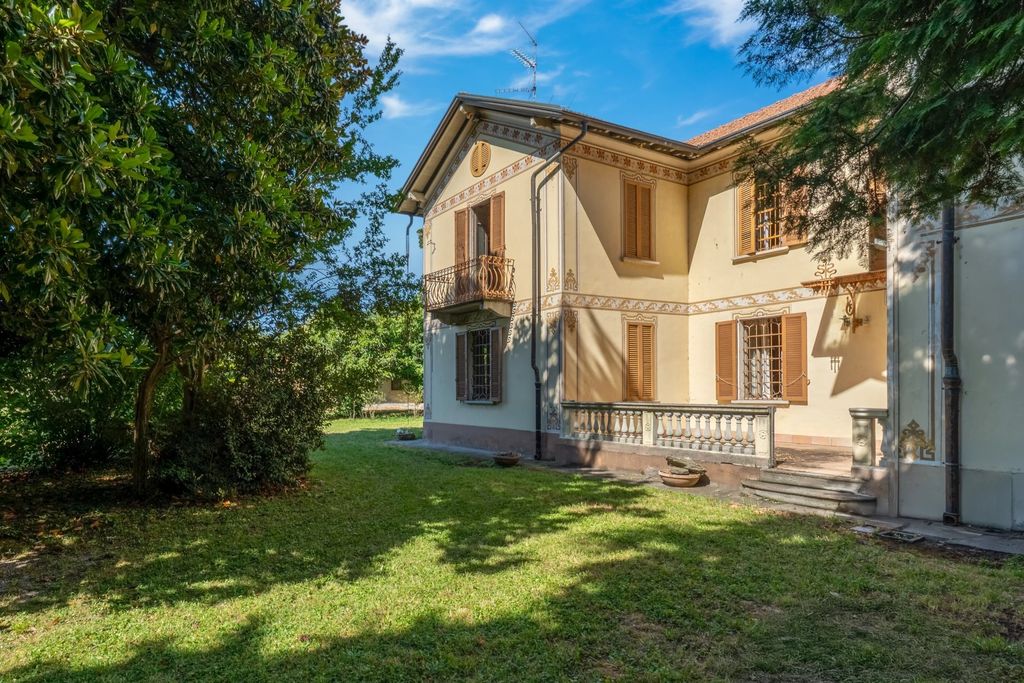 Property photo 1 of 30