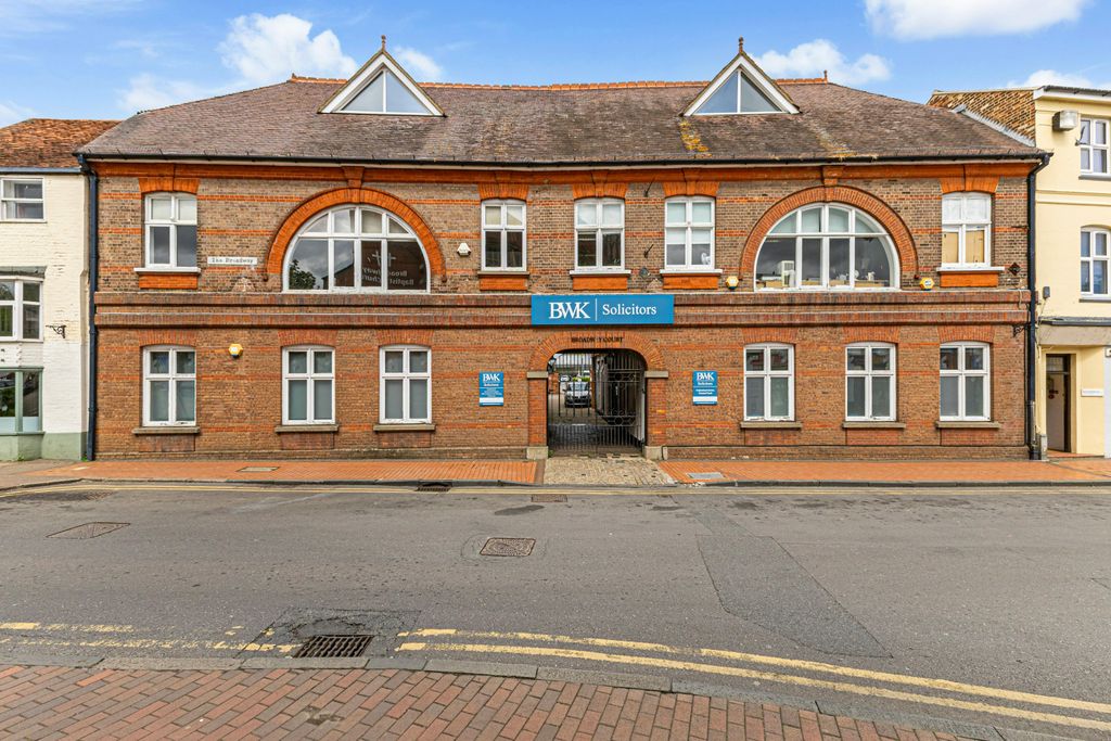 Property photo 1 of 27 108314_2-Broadway-Court-High-Street-Chesham (5).Jpg