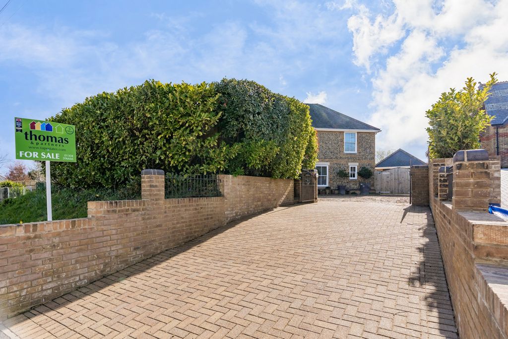 Property photo 1 of 41 Photo 21