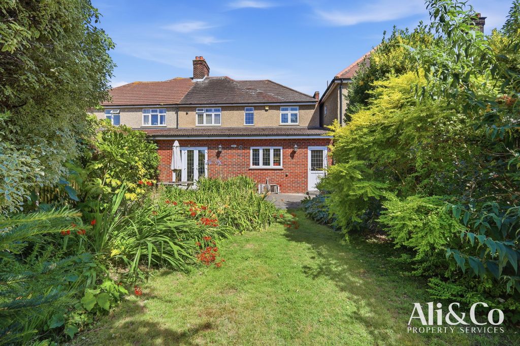 Property photo 3 of 33