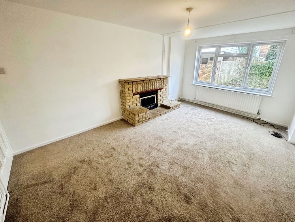 Property photo 2 of 11 Lounge